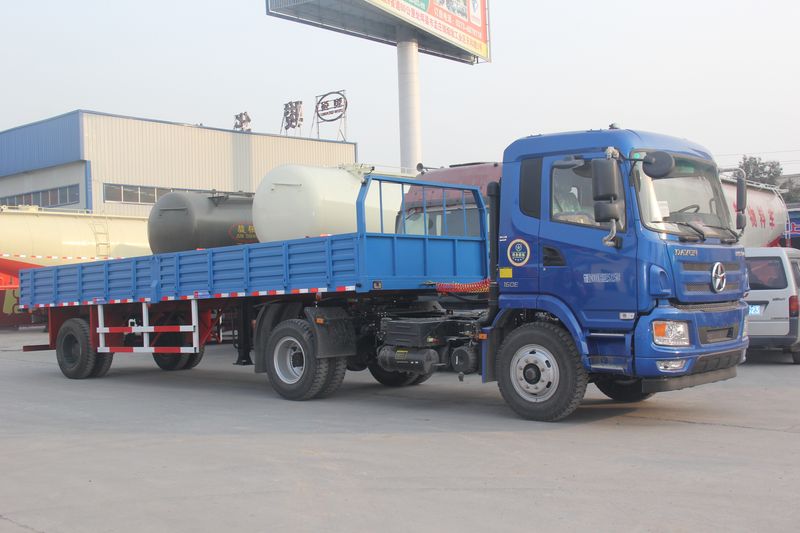 单桥栏板运输半挂车